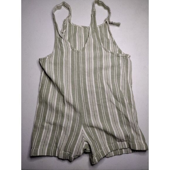 White fawn girls green‎ pinstripe romper size medium - Picture 5 of 5